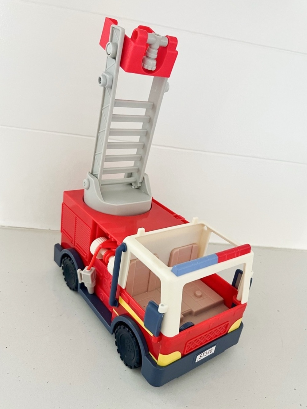 Firetruck Bluey Toy Red Fire Engine Fighter - Picture 2 of 4